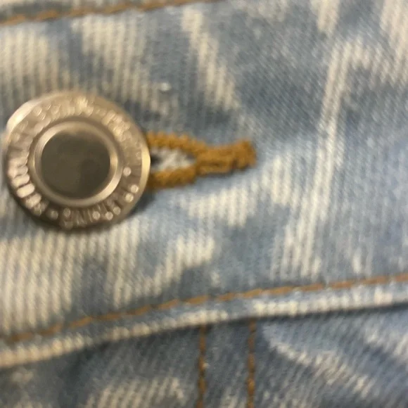 PrettyLittleThing Boyfriend Jeans Light Wash Thigh Split Denim Blue Size 6 - Picture 10 of 16